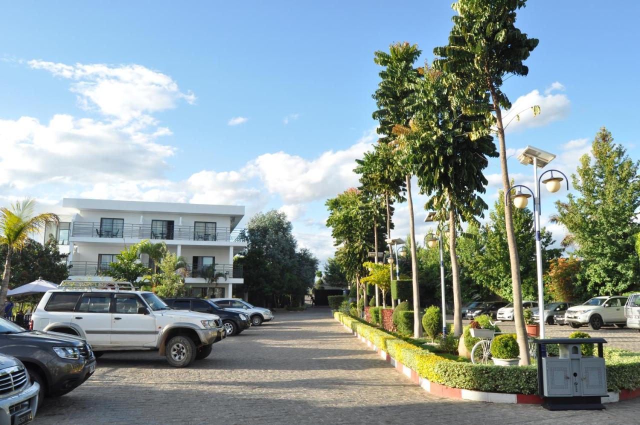 Hotel Sky Blue Mada Alasora Exterior photo