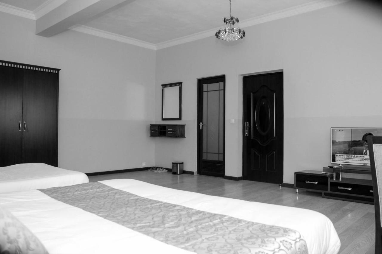 Hotel Sky Blue Mada Alasora Exterior photo